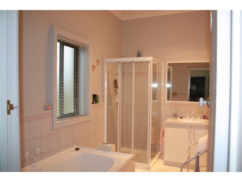 14 Nelson Street, California Gully VIC 3556