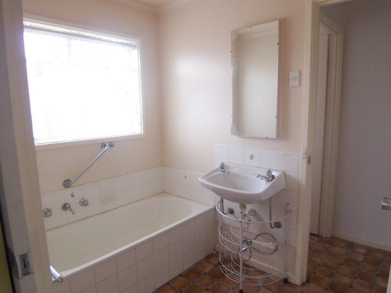 5 Sparrowhawk Road, Long Gully VIC 3550