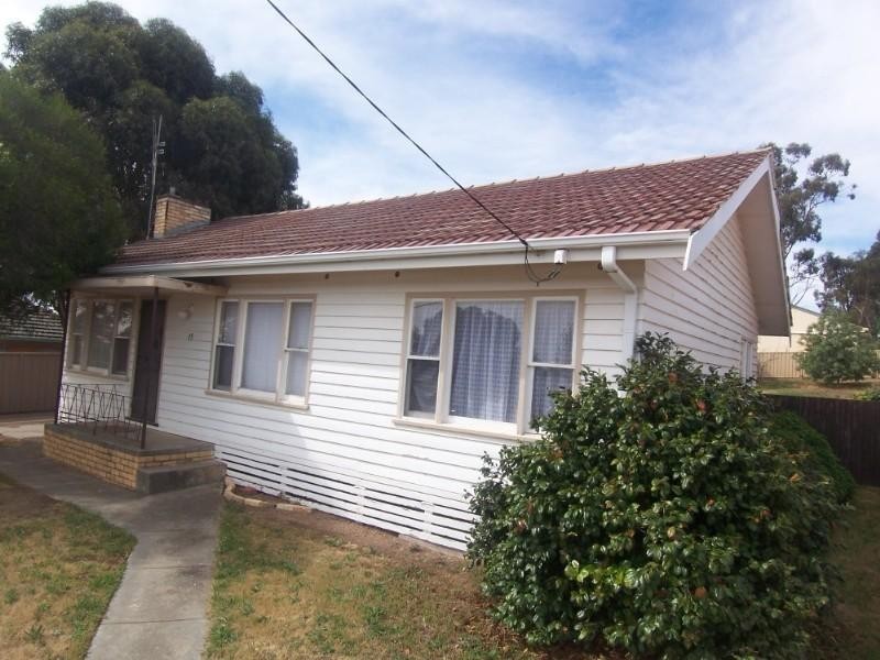 15 Towers Street, Flora Hill VIC 3550