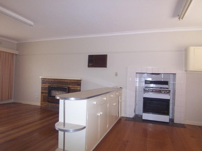 15 Towers Street, Flora Hill VIC 3550