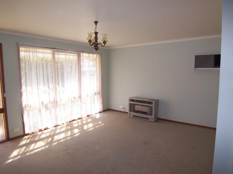 100 Crusoe Road, Kangaroo Flat VIC 3555