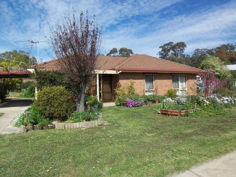 100 Crusoe Road, Bendigo VIC 3550