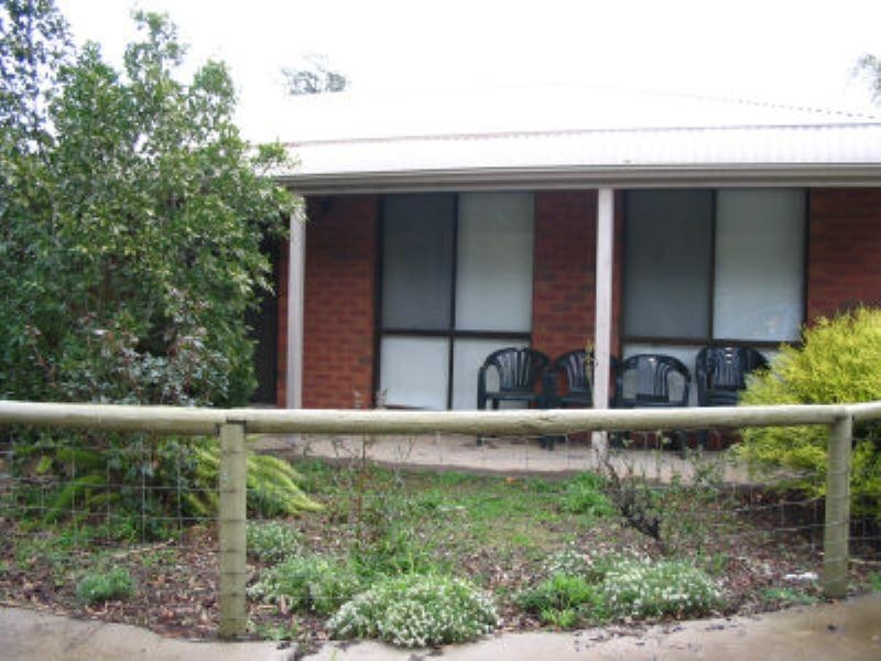 1/2 Towers Street, Flora Hill VIC 3550