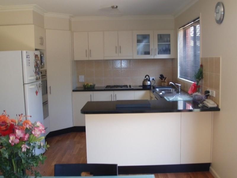 85 Osborne Street, Flora Hill VIC 3550