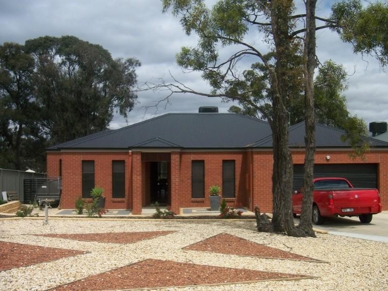 55 Browning Street, Kangaroo Flat VIC 3555