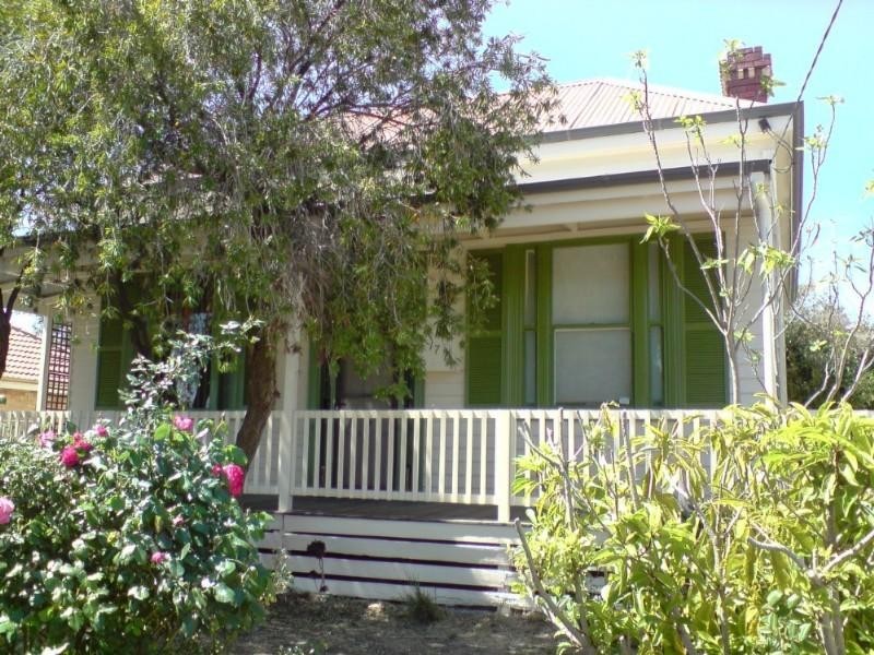 17 Graham Street, Quarry Hill VIC 3550