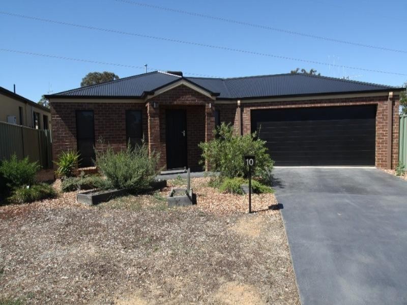 10 Caleb Close, Golden Square VIC 3555