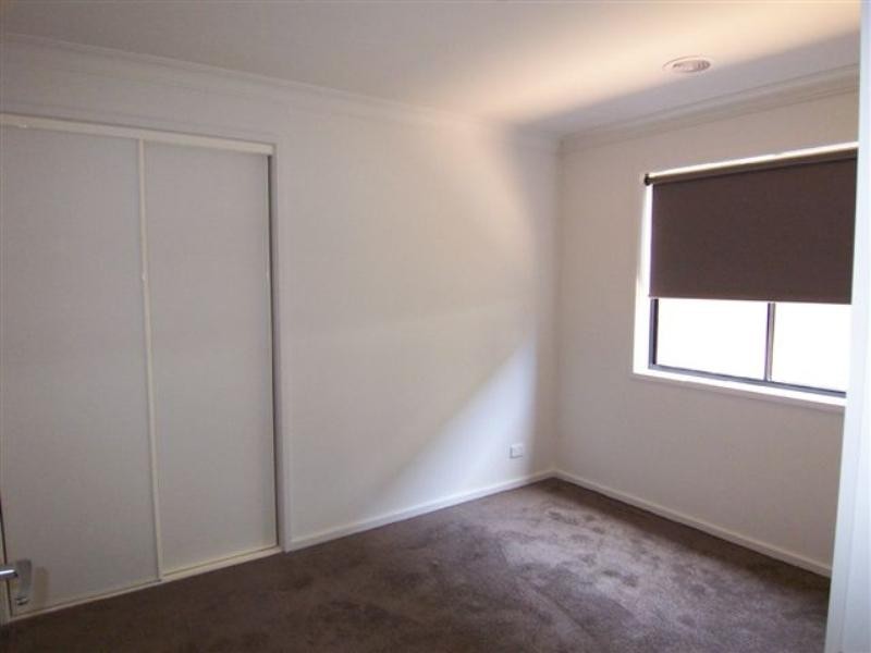 10 Caleb Close, Golden Square VIC 3555