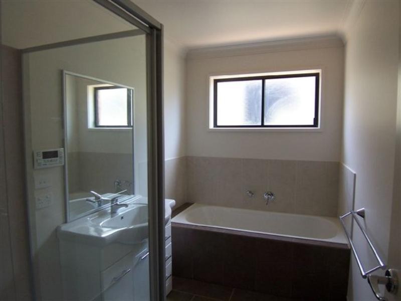 10 Caleb Close, Golden Square VIC 3555