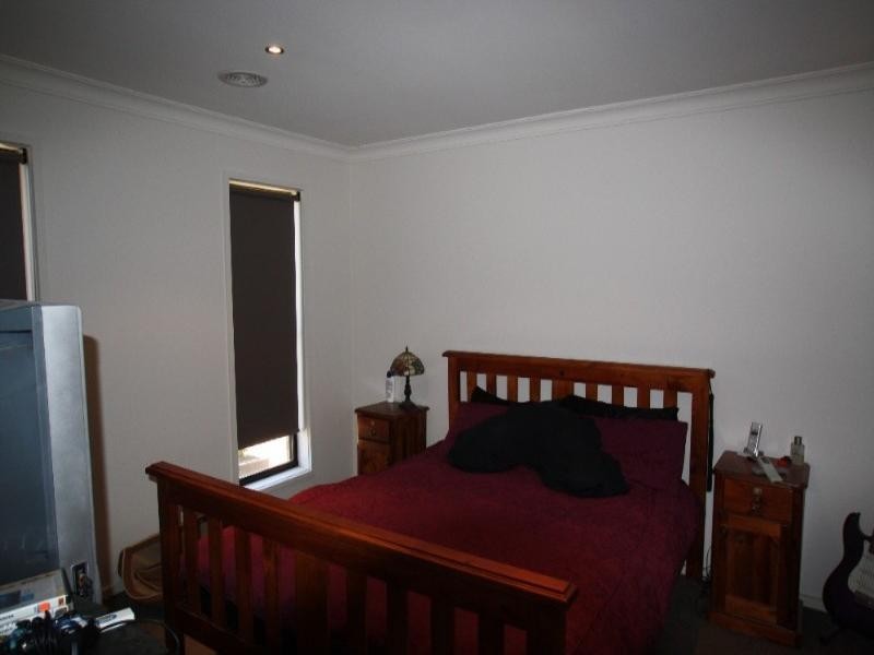 10 Caleb Close, Golden Square VIC 3555