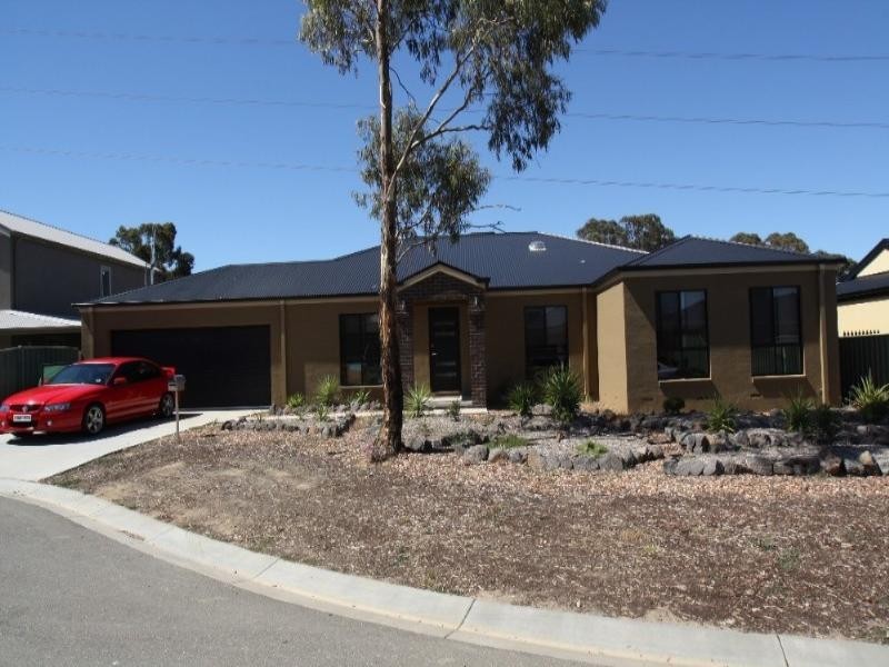 8 Caleb Close, Bendigo VIC 3550