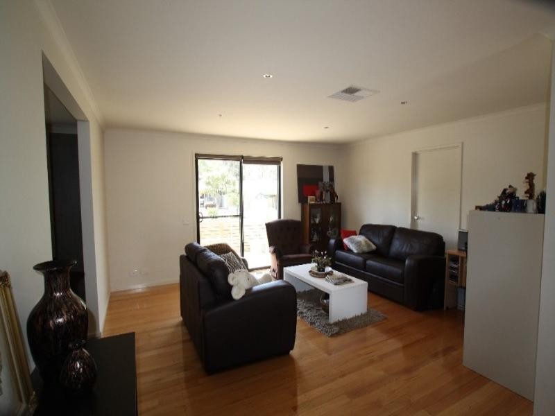 8 Caleb Close, Bendigo VIC 3550