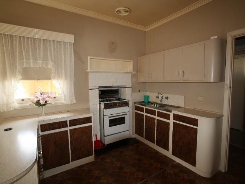 31 Moon Street, Eaglehawk VIC 3556