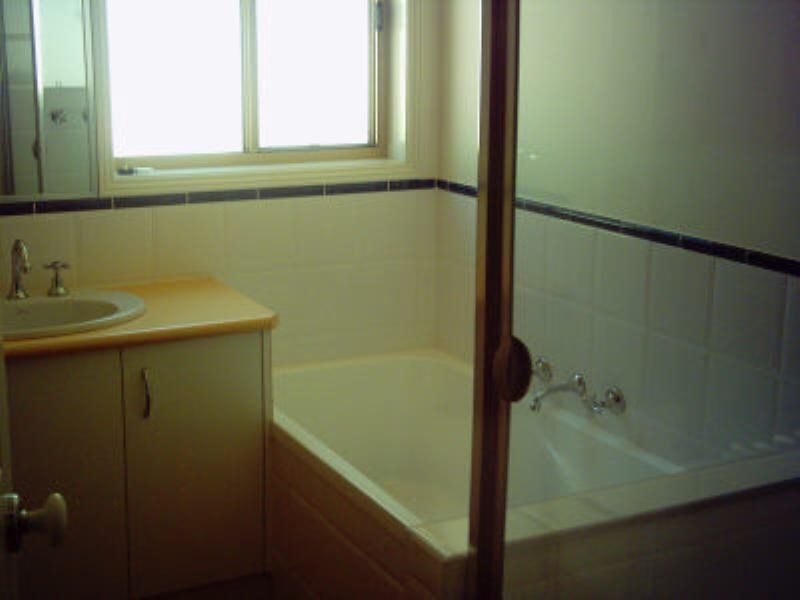 2/13B Grevillia Crescent, Kangaroo Flat VIC 3555