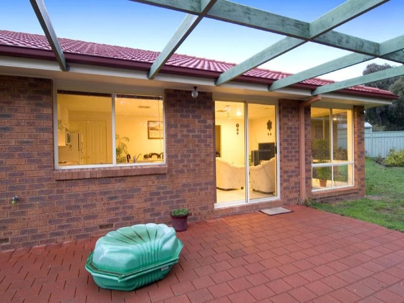 7 Barwon Drive, Strathdale VIC 3550