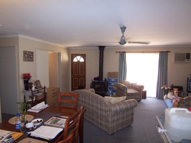 27 Kilmore Road, Heathcote VIC 3523