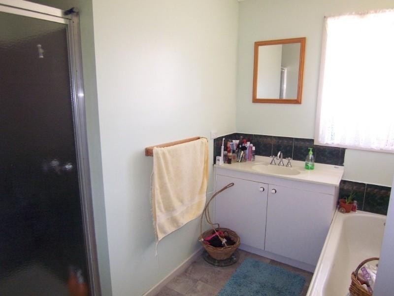 27 Kilmore Road, Heathcote VIC 3523