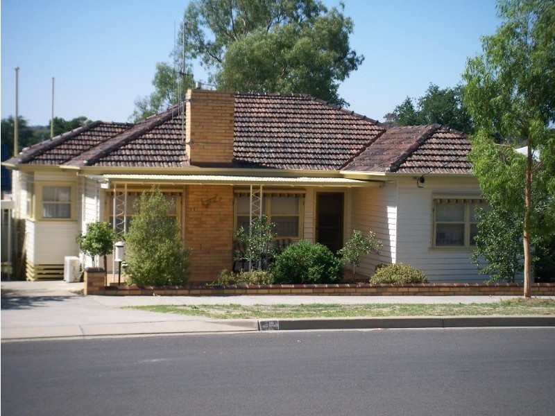 1 Burrows Street, Golden Square VIC 3555
