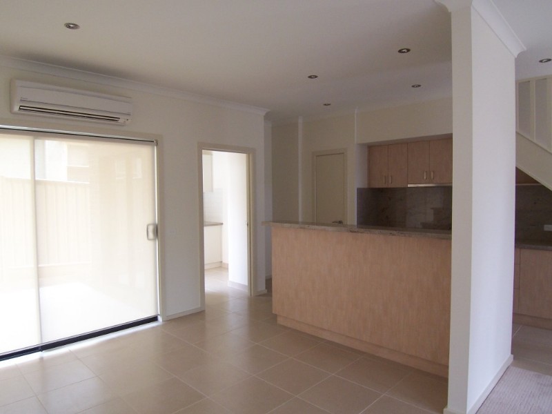 4/50 Race Street, Flora Hill VIC 3550