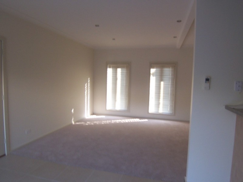 4/50 Race Street, Flora Hill VIC 3550