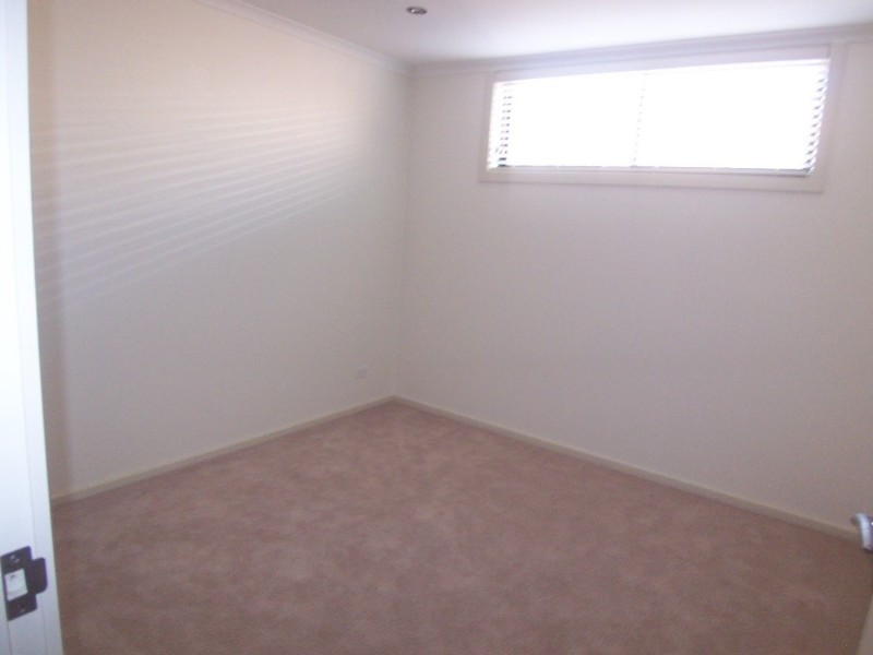 4/50 Race Street, Flora Hill VIC 3550