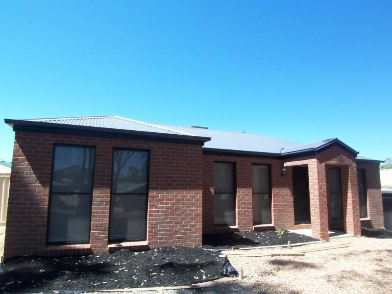 19a Lowe Street, Kangaroo Flat VIC 3555