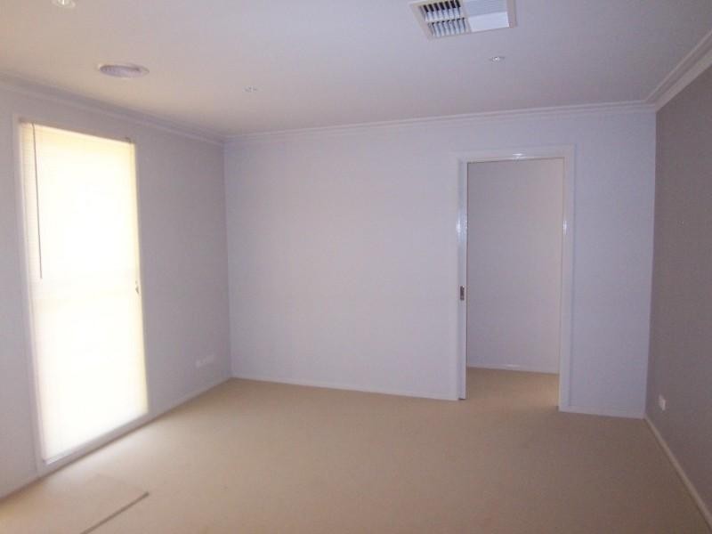 19a Lowe Street, Kangaroo Flat VIC 3555