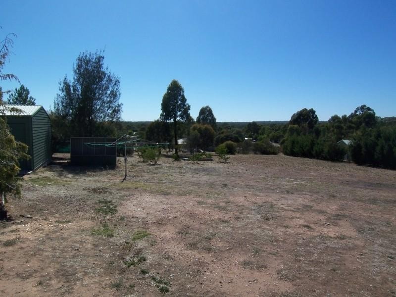 33 Emmaline Street, Maiden Gully VIC 3551