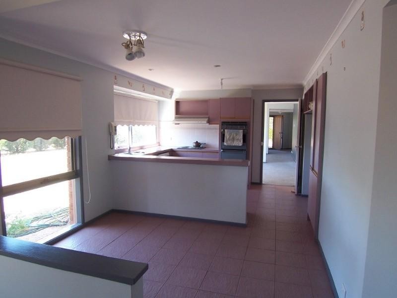 33 Emmaline Street, Maiden Gully VIC 3551