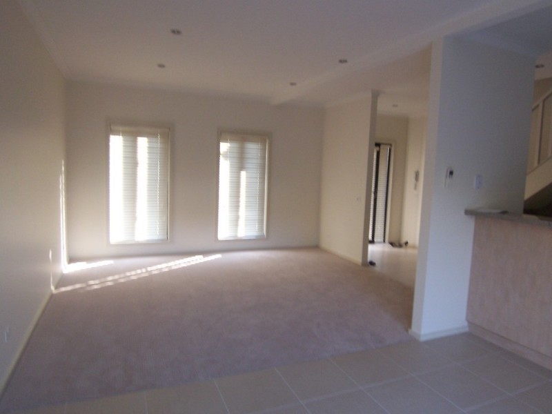 38 Race Street, Flora Hill VIC 3550