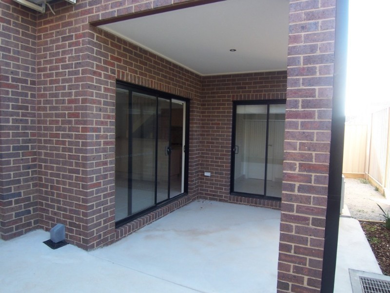 38 Race Street, Flora Hill VIC 3550