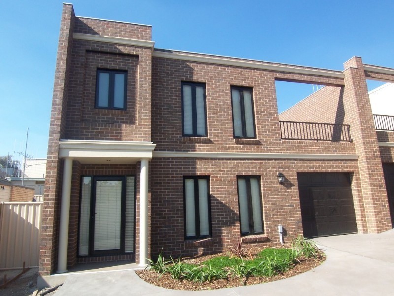 38 Race Street, Flora Hill VIC 3550