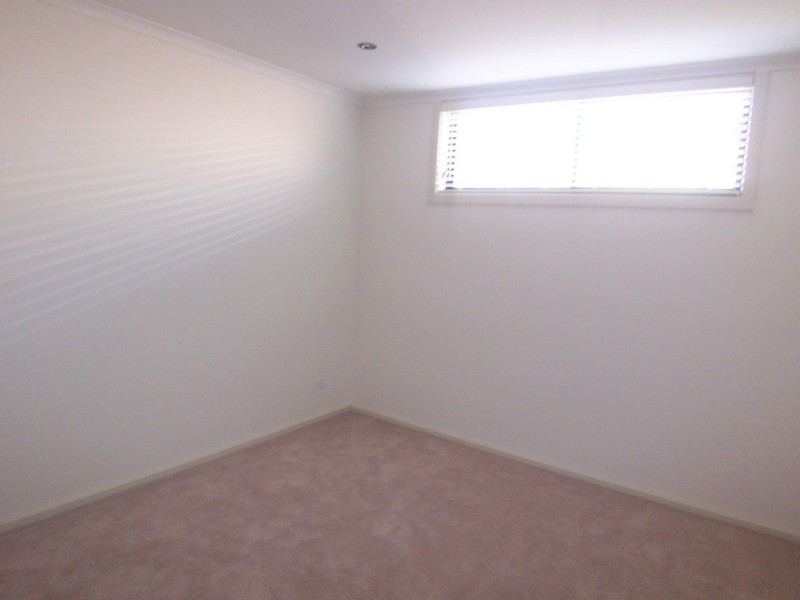 38 Race Street, Flora Hill VIC 3550