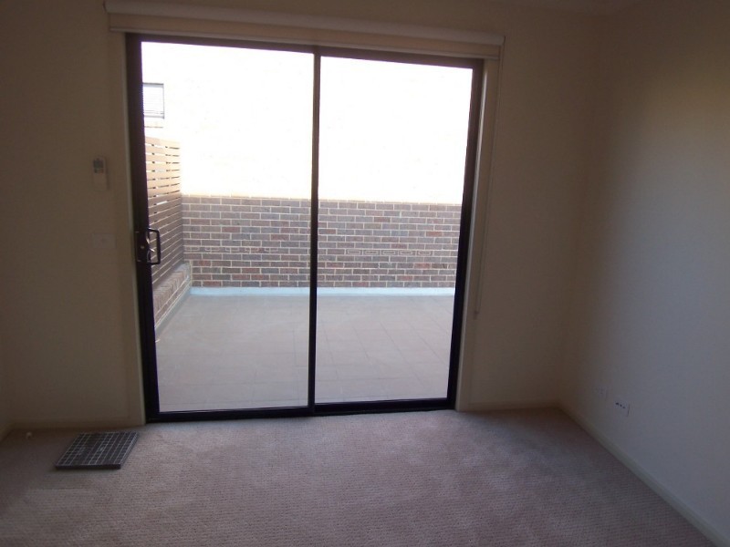 38 Race Street, Flora Hill VIC 3550