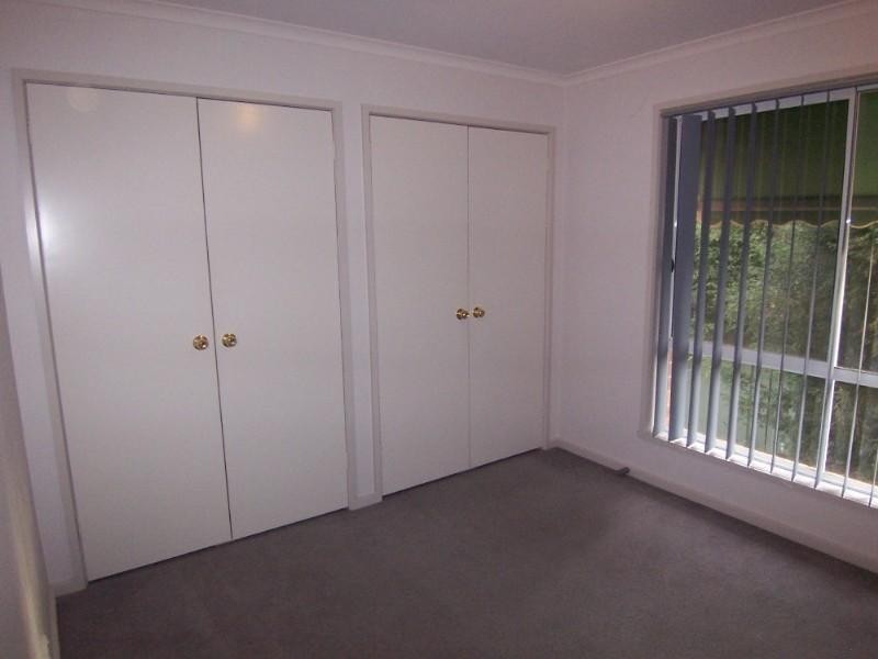 1/12 Sunset Boulevard, Spring Gully VIC 3550