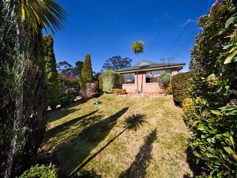 27 Hillier Avenue, Blackheath NSW 2785