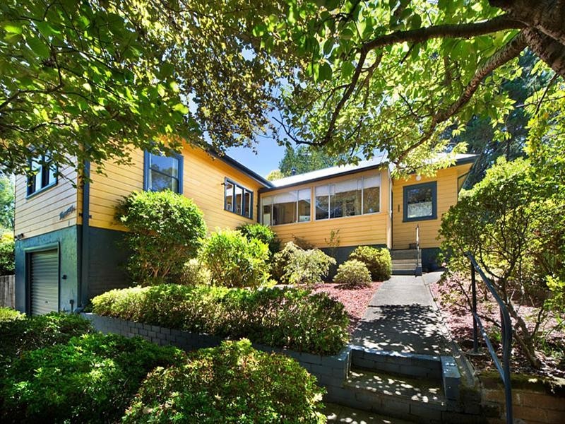 8 Lawrence Street, Blackheath NSW 2785