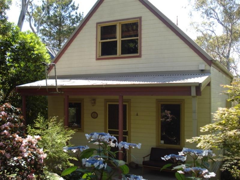 26 Dell St,, Blackheath NSW 2785