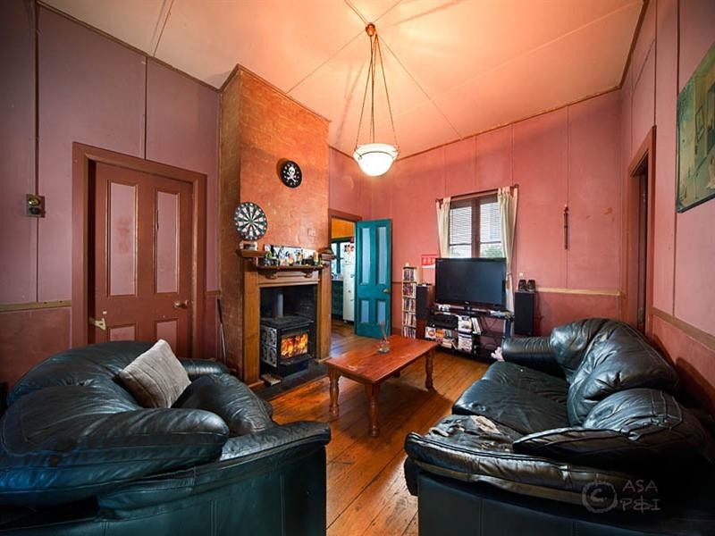 15 Lookout Street, Blackheath NSW 2785