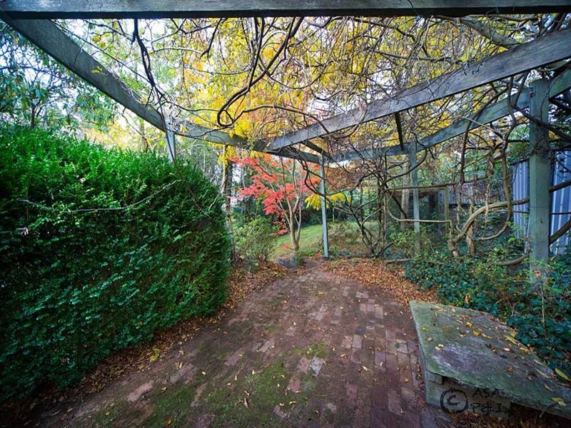 15 Lookout Street, Blackheath NSW 2785