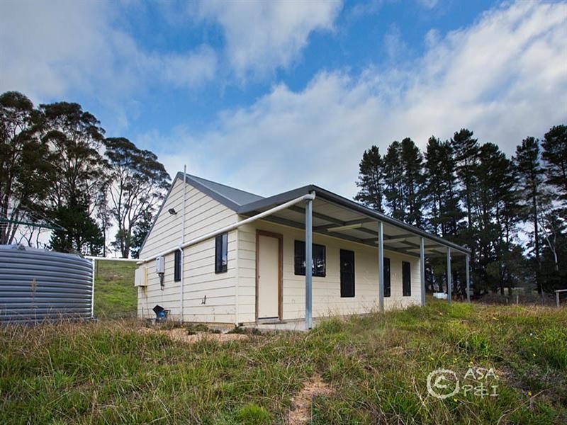 1720 Jenolan Caves Road, Hampton NSW 2790