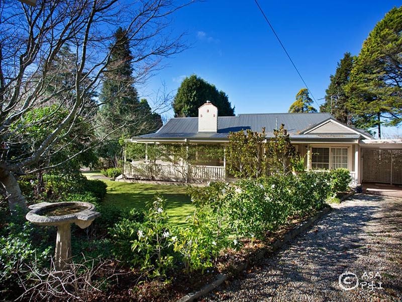 75 Hargraves Street, Blackheath NSW 2785