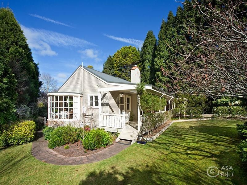 75 Hargraves Street, Blackheath NSW 2785