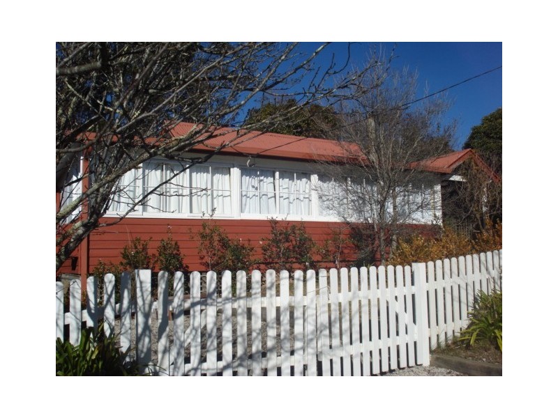 1 Irvine Avenue, Blackheath NSW 2785