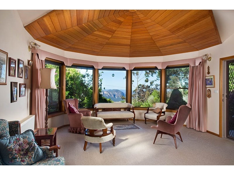 31 Days Crescent, Blackheath NSW 2785