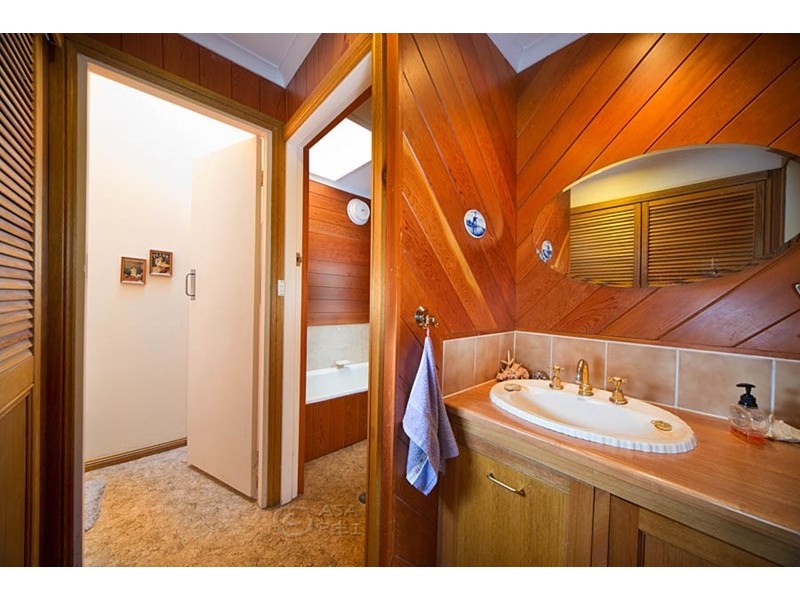 31 Days Crescent, Blackheath NSW 2785