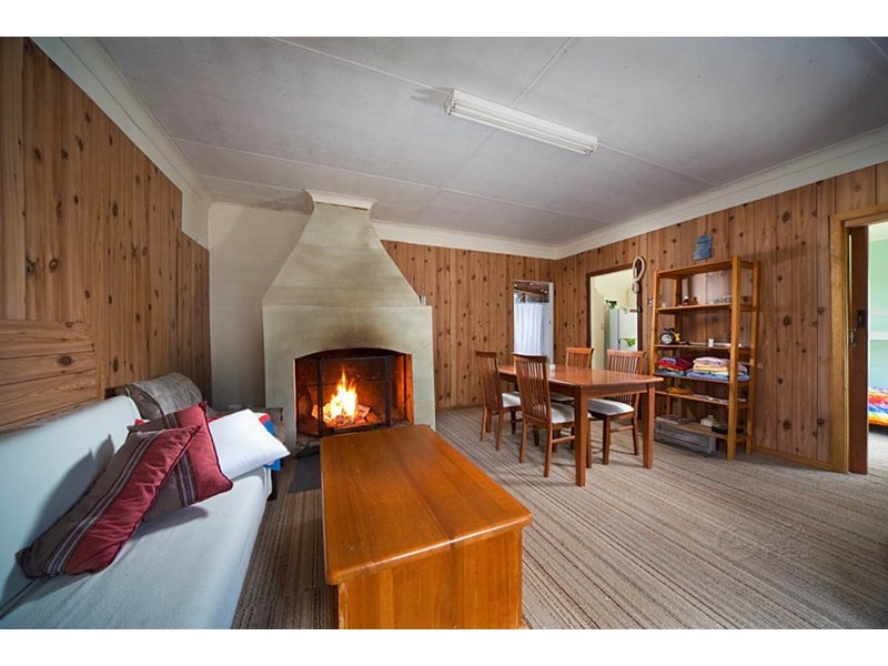 1785 Jenolan Caves Road, Hampton NSW 2790