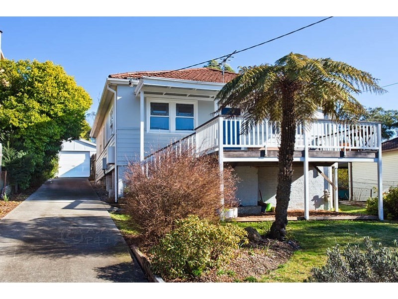 18 Jersey Parade, Mount Victoria NSW 2786