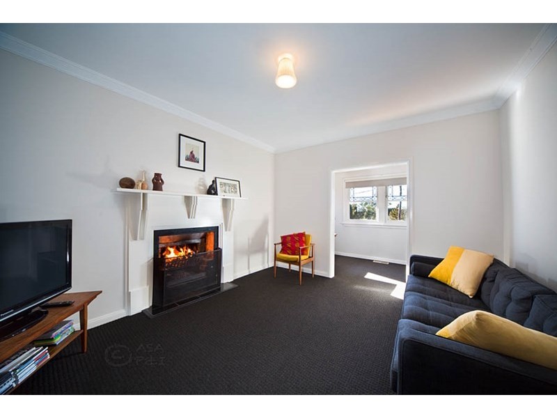 18 Jersey Parade, Mount Victoria NSW 2786