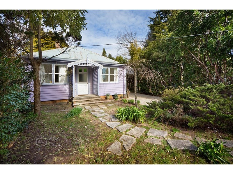 27 St Elmo Avenue, Blackheath NSW 2785